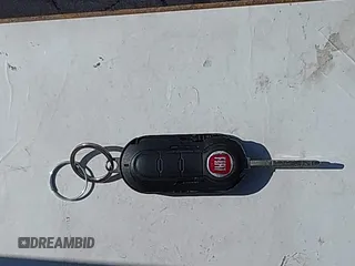 2017 FIAT 500e z VIN 3C3CFFGE9HT575748, wystawiony jako IAAI lot #42131492 z przebiegiem 74 713 mil mil oraz . Historia ofert i sprzedaży dostępna na DreamBid. Obrazek 11.