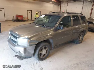 2008 Chevrolet TrailBlazer LT w/3LT with VIN 1GNDS13S182224559, listed as a IAAI auction lot 41990399 with 262,049 mi miles. Bid and sale history available at carsss.com. Image 2.