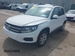 2016 Volkswagen Tiguan S z VIN WVGAV7AX8GK000056, wystawiony jako IAAI lot #42154952 z przebiegiem 100 119 mil mil oraz . Historia ofert i sprzedaży dostępna na DreamBid. Obrazek 2.