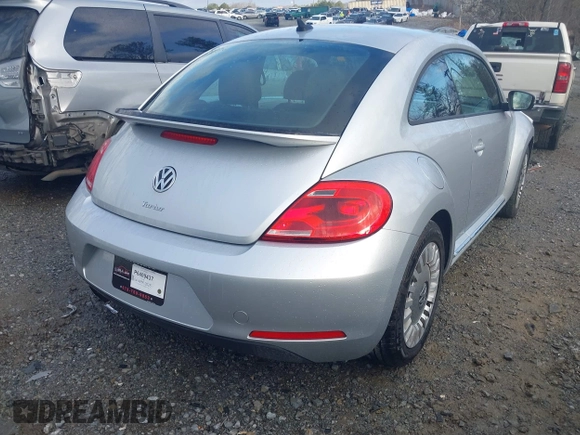 2016 Volkswagen Beetle SE с VIN 3VWJ17AT3GM606917, выставлен на аукционе IAAI как лот 41728053 с пробегом Не указан миль и . История ставок и продаж доступна на DreamBid. Изображение 4.