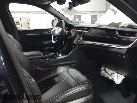 2024 Jeep Grand Cherokee с VIN 1C4RJYB65R8582910, выставлен на аукционе IAAI как лот 41719656 с пробегом 9 176 миль миль и . История ставок и продаж доступна на DreamBid. Изображение 5.