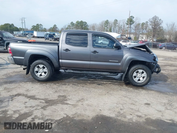 2015 Toyota Tacoma PreRunner z VIN 5TFJX4GN9FX039498, wystawiony jako IAAI lot #41487344 z przebiegiem 135 061 mil mil oraz . Historia ofert i sprzedaży dostępna na DreamBid. Obrazek 13.