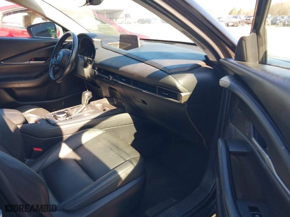 2021 Mazda CX-30 Select with VIN 3MVDMABLXMM254691, listed as a IAAI auction lot 41823081 with 80,082 mi miles. Bid and sale history available at carsss.com. Image 5.