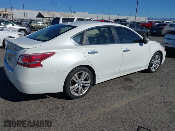 2013 Nissan Altima SV with VIN 1N4BL3AP7DN431432, listed as a IAAI auction lot 41389189 with 227,047 mi miles and . Bid and sale history available at DreamBid. Image 4.
