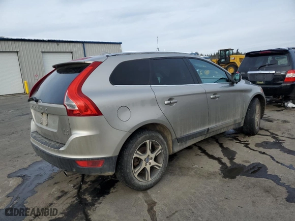 2013 Volvo XC60 T6 with VIN YV4902DZ6D2387012, listed as a Copart auction lot 45647295 with 0 mi miles and Salvage Title. Bid and sale history available at carsss.com. Image 3.