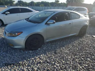 2006 Scion tC z VIN JTKDE177060137498, wystawiony jako Copart lot #52748195 z przebiegiem 194 151 mil mil oraz Szkody całkowita. Historia ofert i sprzedaży dostępna na DreamBid. Obrazek 1.