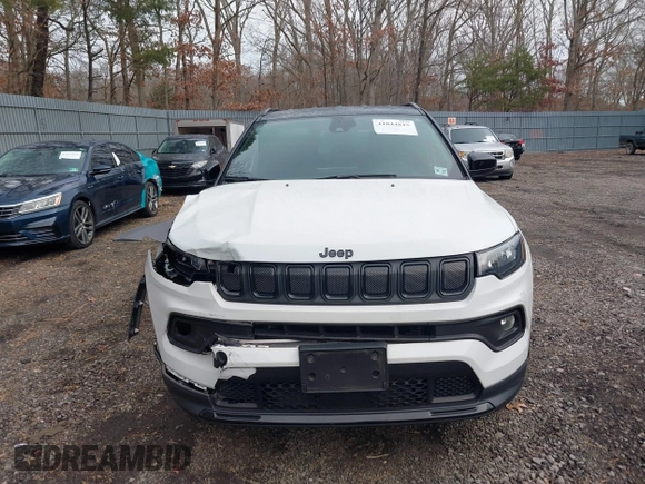 2022 Jeep Compass Latitude with VIN 3C4NJDBB5NT184919, listed as a IAAI auction lot 41044815 with 17,654 mi miles and . Bid and sale history available at DreamBid. Image 12.