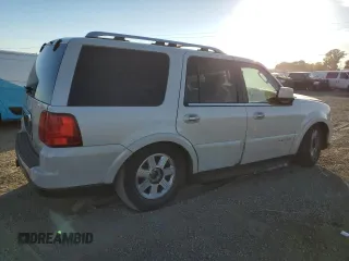 2006 Lincoln Navigator Luxury with VIN 5LMFU27576LJ05050, listed as a Copart auction lot 77033724 with 0 mi miles and Salvage Title. Bid and sale history available at carsss.com. Image 3.