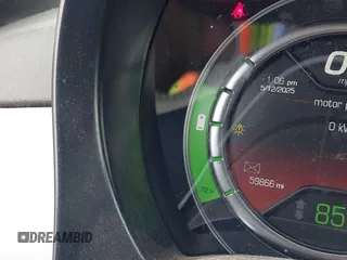 2017 FIAT 500e z VIN 3C3CFFGE3HT565426, wystawiony jako IAAI lot #42249306 z przebiegiem 59 866 mil mil oraz . Historia ofert i sprzedaży dostępna na DreamBid. Obrazek 13.