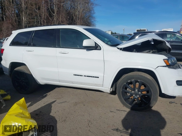 2017 Jeep Grand Cherokee Laredo with VIN 1C4RJFAG9HC910422, listed as a IAAI auction lot 41185537 with 84,784 mi miles. Bid and sale history available at carsss.com. Image 13.