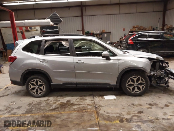 2019 Subaru Forester Premium with VIN JF2SKAGC7KH432714, listed as a IAAI auction lot 41399215 with 79,281 mi miles. Bid and sale history available at carsss.com. Image 12.