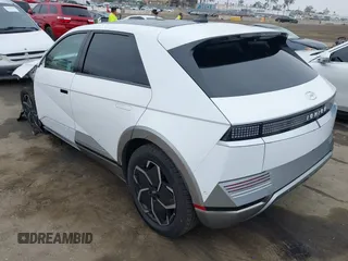 2024 Hyundai Ioniq 5 Limited z VIN KM8KR4DE8RU341059, wystawiony jako IAAI lot #42172937 z przebiegiem 3 480 mil mil oraz . Historia ofert i sprzedaży dostępna na DreamBid. Obrazek 3.