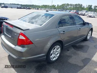 2010 Ford Fusion SE with VIN 3FAHP0HAXAR165167, listed as a IAAI auction lot 42148887 with 332,598 mi miles and . Bid and sale history available at carsss.com. Image 4.