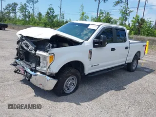 2017 Ford Super Duty F-250 SRW Lariat with VIN 1FT7W2BT6HEF43514, listed as a IAAI auction lot 41101292 with 396,099 mi miles. Bid and sale history available at carsss.com. Image 17.