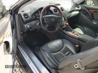 2003 Mercedes-Benz SL 500 z VIN WDBSK75FX3F060571, wystawiony jako Copart lot #58001825 z przebiegiem Nie podano mil oraz Czysty tytuł • Clean title. Historia ofert i sprzedaży dostępna na DreamBid. Obrazek 9.