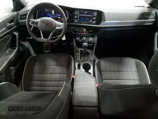 2024 Volkswagen Jetta Sport z VIN 3VWAM7BU9RM092279, wystawiony jako Copart lot #83995304 z przebiegiem 1 439 mil mil oraz Szkoda całkowita • Salvage title. Historia ofert i sprzedaży dostępna na DreamBid. Obrazek 8.