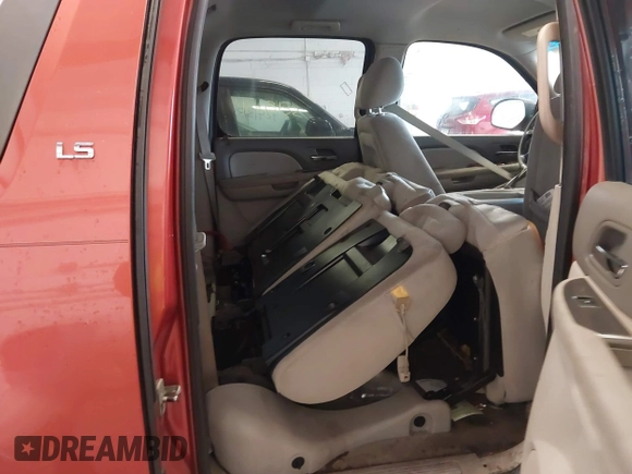 2007 Chevrolet Avalanche LTZ with VIN 3GNFK12397G208005, listed as a IAAI auction lot 42409777 with 246,870 mi miles and . Bid and sale history available at DreamBid. Image 8.
