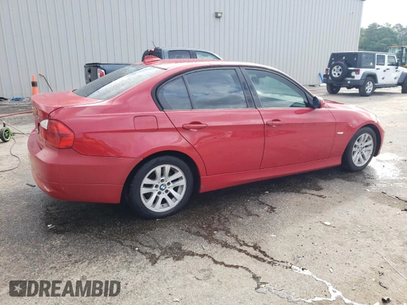 2007 BMW 3 Series 328i z VIN WBAVA33517KX80212, wystawiony jako Copart lot #55639855 z przebiegiem 246 801 mil mil oraz Szkoda całkowita • Salvage title. Historia ofert i sprzedaży dostępna na DreamBid. Obrazek 3.