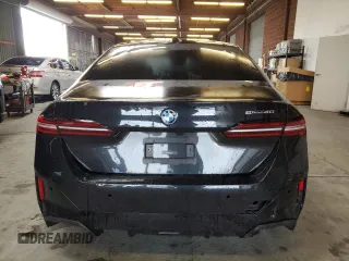 2024 BMW i5 eDrive40 z VIN WBY33FK07RCP43401, wystawiony jako Copart lot #79097314 z przebiegiem 19 914 mil mil oraz Szkoda całkowita • Salvage title. Historia ofert i sprzedaży dostępna na DreamBid. Obrazek 6.