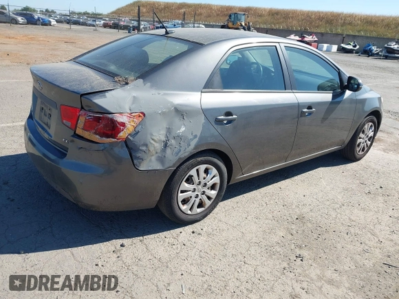 2013 Kia Forte EX with VIN KNAFU4A2XD5729960, listed as a IAAI auction lot 42208276 with 288,080 mi miles. Bid and sale history available at carsss.com. Image 4.