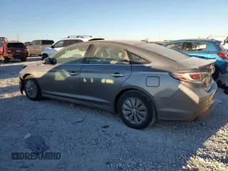 2017 Hyundai Sonata Hybrid SE with VIN KMHE24L39HA064181, listed as a Copart auction lot 82154673 with 84,134 mi miles. Bid and sale history available at carsss.com. Image 2.