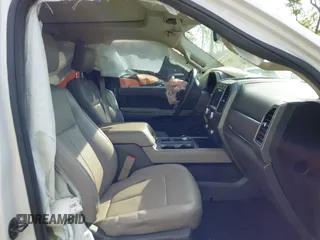 2019 Ford Expedition XLT z VIN 1FMJU1HT1KEA67317, wystawiony jako IAAI lot #42067277 z przebiegiem 88 382 mil mil oraz . Historia ofert i sprzedaży dostępna na DreamBid. Obrazek 5.