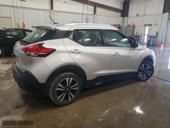 2018 Nissan Kicks SR with VIN 3N1CP5CU6JL541145, listed as a Copart auction lot 48081725 with 43,828 mi miles and Clean Title. Bid and sale history available at carsss.com. Image 3.