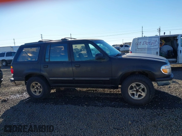 1996 Ford Explorer XL z VIN 1FMDU34X8TUA58168, wystawiony jako IAAI lot #41423645 z przebiegiem 121 839 mil mil oraz . Historia ofert i sprzedaży dostępna na DreamBid. Obrazek 13.