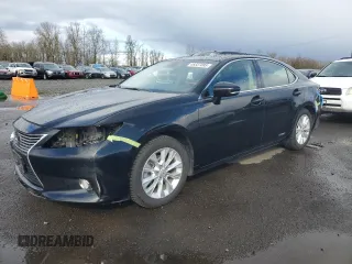 2014 Lexus ES 300h z VIN JTHBW1GGXE2060930, wystawiony jako Copart lot #49337085 z przebiegiem 84 648 mil mil oraz Szkoda całkowita • Salvage title. Historia ofert i sprzedaży dostępna na DreamBid. Obrazek 1.