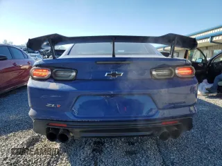 2021 Chevrolet Camaro ZL1 with VIN 1G1FK1R68M0122802, listed as a Copart auction lot 88266485 with 23,731 mi miles and Salvage Title. Bid and sale history available at carsss.com. Image 6.