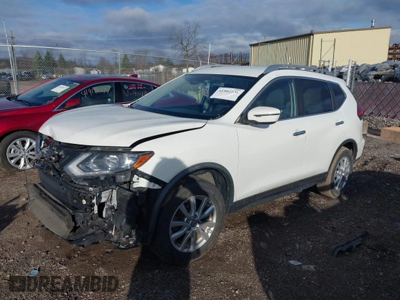 2020 Nissan Rogue SV z VIN JN8AT2MV3LW138117, wystawiony jako IAAI lot #41902231 z przebiegiem 131 746 mil mil oraz . Historia ofert i sprzedaży dostępna na DreamBid. Obrazek 2.