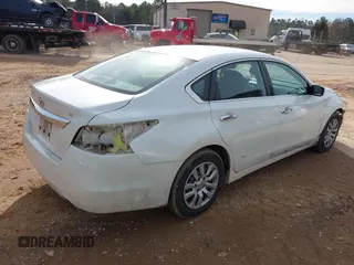 2015 Nissan Altima SV with VIN 1N4AL3AP1FC164170, listed as a IAAI auction lot 41077697 with 189,143 mi miles and . Bid and sale history available at DreamBid. Image 4.