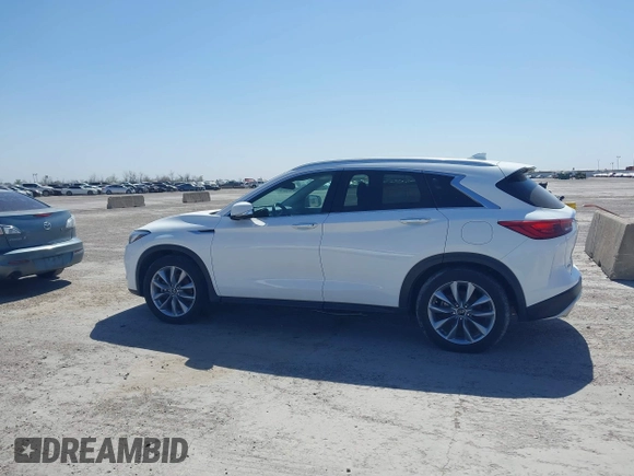 2020 Infiniti QX50 ESSENTIAL with VIN 3PCAJ5M32LF103266, listed as a IAAI auction lot 41822904 with 39,834 mi miles. Bid and sale history available at carsss.com. Image 6.