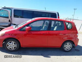 2007 Honda Fit z VIN JHMGD37427S060145, wystawiony jako IAAI lot #42374305 z przebiegiem 282 714 mil mil oraz . Historia ofert i sprzedaży dostępna na DreamBid. Obrazek 6.