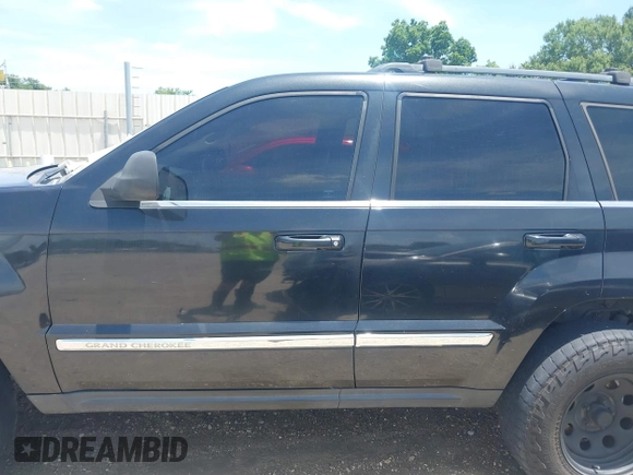2005 Jeep Grand Cherokee Limited with VIN 1J8HR58225C592060, listed as a IAAI auction lot 42485819 with 191,973 mi miles and . Bid and sale history available at DreamBid. Image 14.