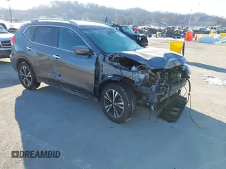 2020 Nissan Rogue SV z VIN JN8AT2MV5LW144436, wystawiony jako IAAI lot #41642351 z przebiegiem 44 192 mil mil oraz . Historia ofert i sprzedaży dostępna na DreamBid. Obrazek 1.