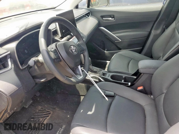 2024 Toyota Corolla Cross XLE с VIN 7MUDAAAG0RV115018, выставлен на аукционе Copart как лот 49110885 с пробегом 2 764 миль миль и Чистый • Clean title. История ставок и продаж доступна на DreamBid. Изображение 7.