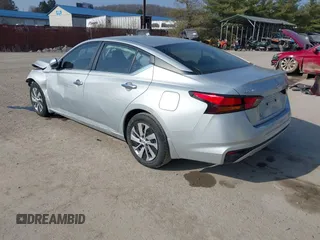 2022 Nissan Altima 2.5 S with VIN 1N4BL4BV2NN413294, listed as a IAAI auction lot 41786026 with 32,366 mi miles. Bid and sale history available at carsss.com. Image 3.