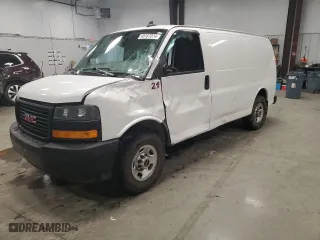 2022 GMC Savana Cargo Van with VIN 1GTW7AFP3N1290963, listed as a Copart auction lot 45167374 with 43,924 mi miles and Salvage Title. Bid and sale history available at carsss.com. Image 1.
