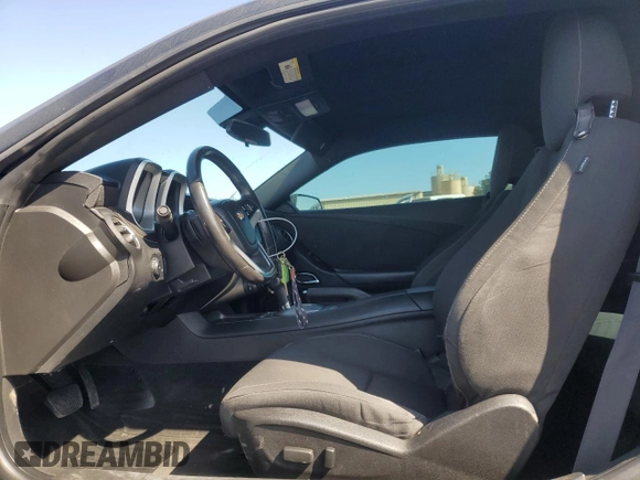 2014 Chevrolet Camaro LT z VIN 2G1FB1E32E9250309, wystawiony jako Copart lot #62148335 z przebiegiem 92 544 mil mil oraz Szkoda całkowita • Salvage title. Historia ofert i sprzedaży dostępna na DreamBid. Obrazek 7.
