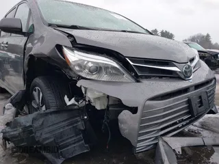 2020 Toyota Sienna XLE with VIN 5TDDZ3DC3LS240464, listed as a IAAI auction lot 41663051 with 41,602 mi miles. Bid and sale history available at carsss.com. Image 17.