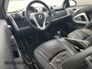 2008 Smart fortwo Pure z VIN WMEEJ31X38K136723, wystawiony jako Copart lot #49301765 z przebiegiem 63 431 mil mil oraz Czysty tytuł • Clean title. Historia ofert i sprzedaży dostępna na DreamBid. Obrazek 8.