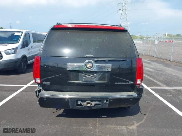 2013 Cadillac Escalade Luxury with VIN 1GYS4BEF6DR162720, listed as a IAAI auction lot 41971364 with 211,396 mi miles. Bid and sale history available at carsss.com. Image 16.