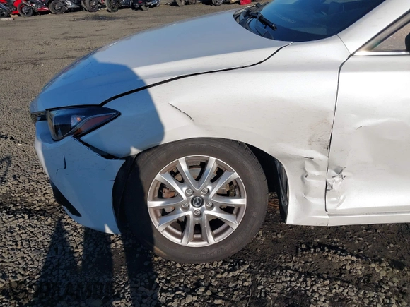 2015 Mazda 3 i Touring with VIN JM1BM1L78F1236829, listed as a IAAI auction lot 40791207 with 87,454 mi miles and . Bid and sale history available at carsss.com. Image 6.