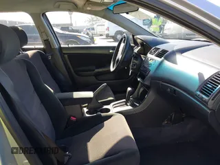 2004 Honda Accord LX z VIN 1HGCM56354A032783, wystawiony jako IAAI lot #40866029 z przebiegiem 276 849 mil mil oraz . Historia ofert i sprzedaży dostępna na DreamBid. Obrazek 5.