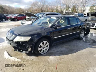 2004 Volkswagen Phaeton V8 z VIN WVWAF63D048011494, wystawiony jako Copart lot #43921145 z przebiegiem 129 758 mil mil oraz Tytuł czysty. Historia ofert i sprzedaży dostępna na DreamBid. Obrazek 1.