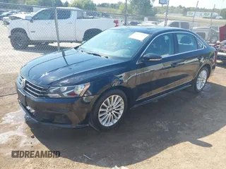 2016 Volkswagen Passat SE z VIN 1VWBT7A39GC033702, wystawiony jako IAAI lot #40547421 z przebiegiem 122 206 mil mil oraz . Historia ofert i sprzedaży dostępna na DreamBid. Obrazek 16.