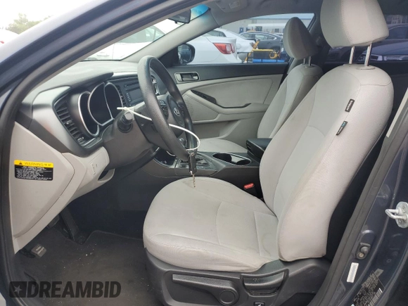 2015 Kia Optima LX z VIN KNAGM4A70F5554315, wystawiony jako Copart lot #57434125 z przebiegiem 109 200 mil mil oraz Czysty tytuł • Clean title. Historia ofert i sprzedaży dostępna na DreamBid. Obrazek 7.