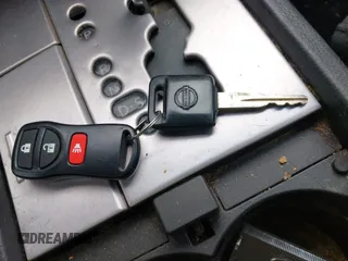 2003 Nissan Murano SE z VIN JN8AZ08W43W214000, wystawiony jako IAAI lot #42274384 z przebiegiem 98 927 mil mil oraz . Historia ofert i sprzedaży dostępna na DreamBid. Obrazek 11.
