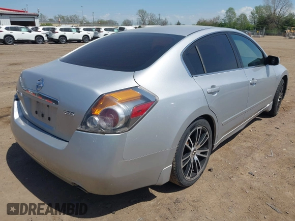 2009 Nissan Altima SL with VIN 1N4AL21E49N472094, listed as a IAAI auction lot 42108451 with 210,448 mi miles and . Bid and sale history available at DreamBid. Image 4.